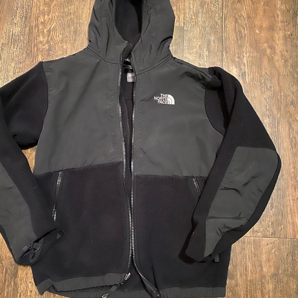 North Face jacket boys/girls large 14-16